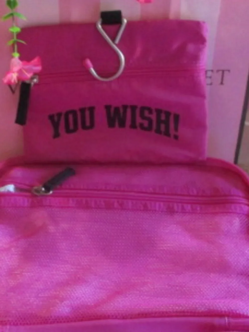 VS PINK TRAVEL TOILETRY BAG (Pink Tulip Iconic Makeup) NWT
